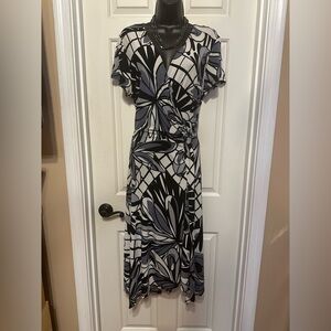 D63-Dressbarn Elegant Black, Gray & White Wrap Dress w/knot on left hip